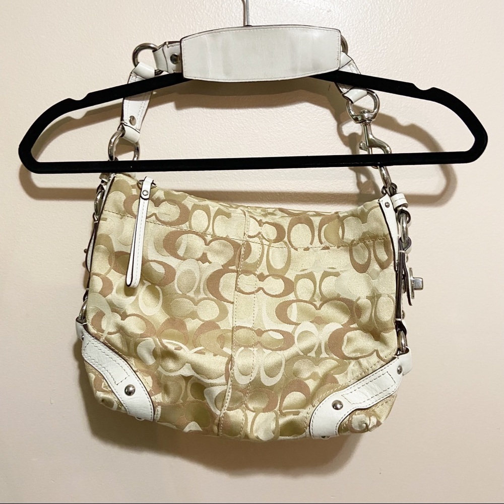 Coach• signature medium Carly bag gold and white